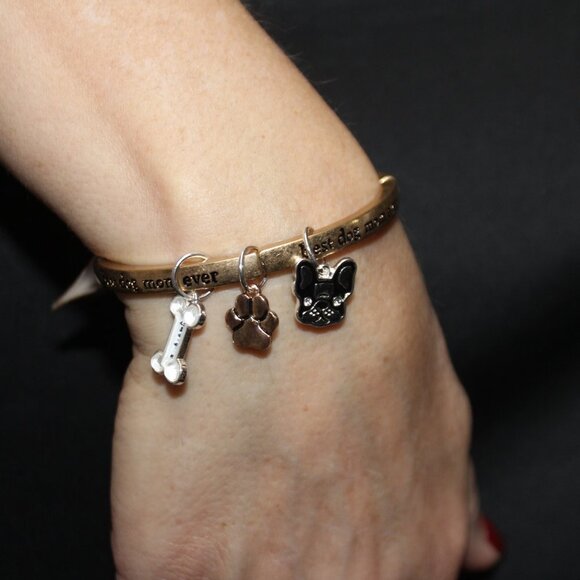 Story by Davinci "Best Dog Mom Ever" Bracelet - Picture 7 of 8